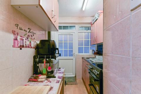 1 The Holt, Morden, SM4 5AP
