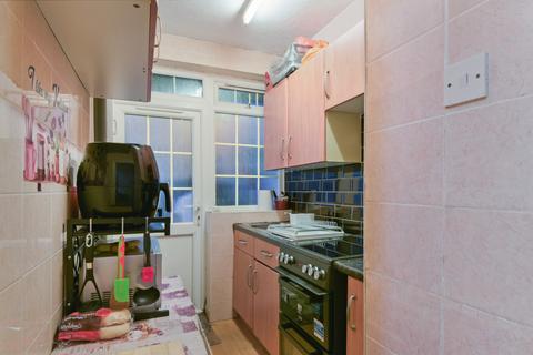 1 The Holt, Morden, SM4 5AP