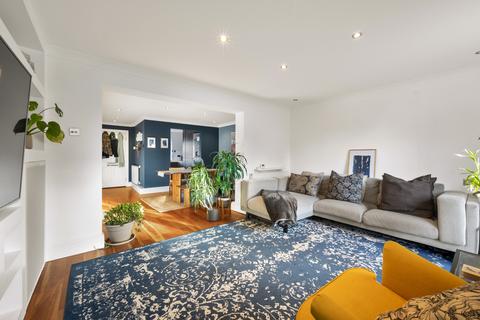 39 Coniston Close, London, SW20 9NJ