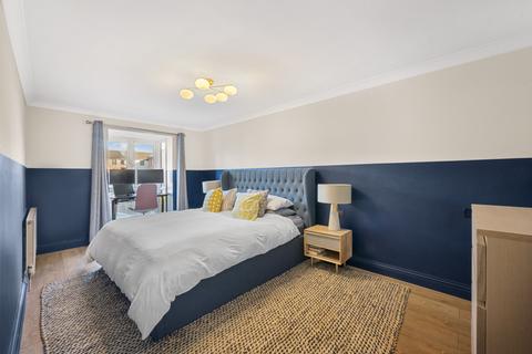 39 Coniston Close, London, SW20 9NJ