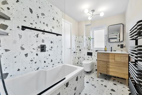39 Coniston Close, London, SW20 9NJ