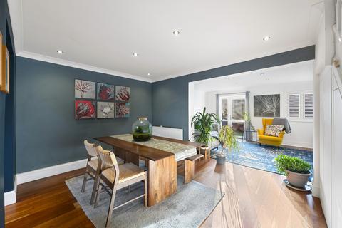 39 Coniston Close, London, SW20 9NJ