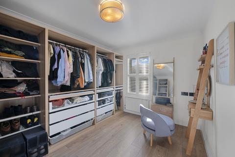 39 Coniston Close, London, SW20 9NJ