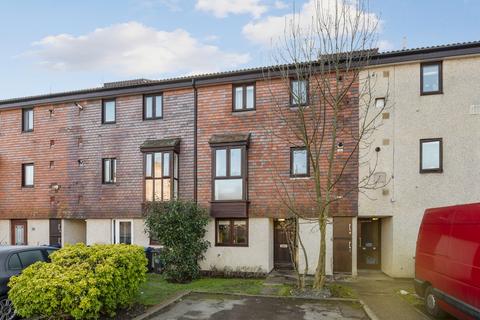 39 Coniston Close, London, SW20 9NJ