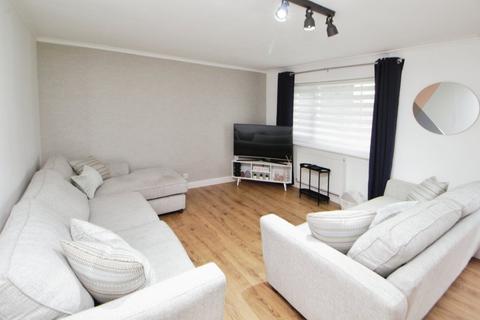 72 Bakewell Lea, Glossop, SK13 0AP