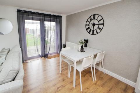 72 Bakewell Lea, Glossop, SK13 0AP
