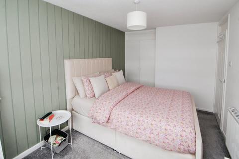 72 Bakewell Lea, Glossop, SK13 0AP