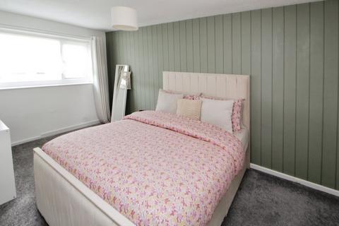 72 Bakewell Lea, Glossop, SK13 0AP