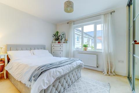 2 bedroom apartment for sale, Chequers Avenue, Buckinghamshire HP11