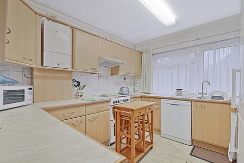 2 bedroom apartment for sale, High Road, Essex IG10