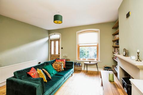 9 Ingle Dene, Hebden Bridge, HX7 6PQ