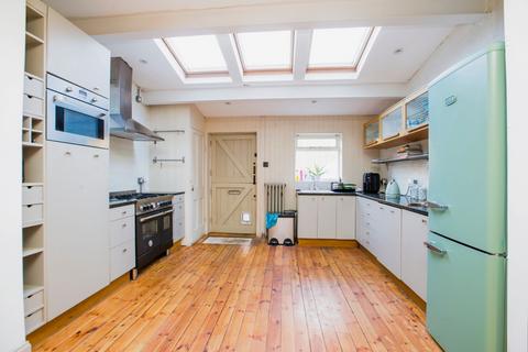 9 Ingle Dene, Hebden Bridge, HX7 6PQ