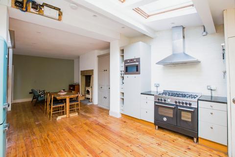 9 Ingle Dene, Hebden Bridge, HX7 6PQ