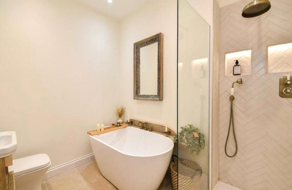 Bathroom/Shower/Wc