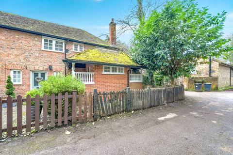 2 bedroom end of terrace house for sale, Otterspool Lane, Hertfordshire WD25