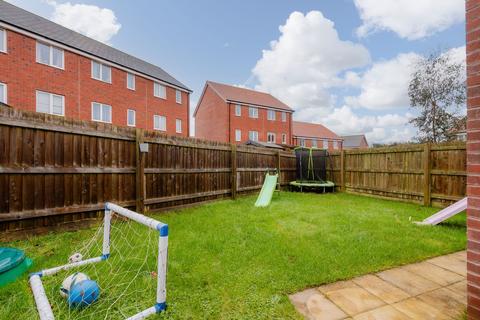 2 bedroom end of terrace house for sale, Willow Walk, Crediton, EX17