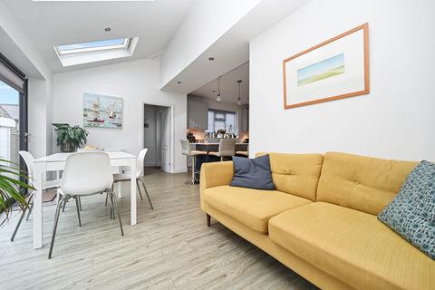 6 Park Crescent, Guiseley, Leeds, LS20 8EL