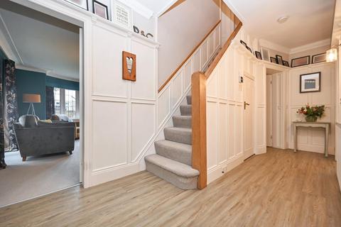 6 Park Crescent, Guiseley, Leeds, LS20 8EL