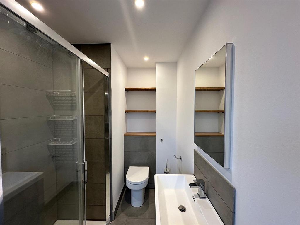 En-Suite 2