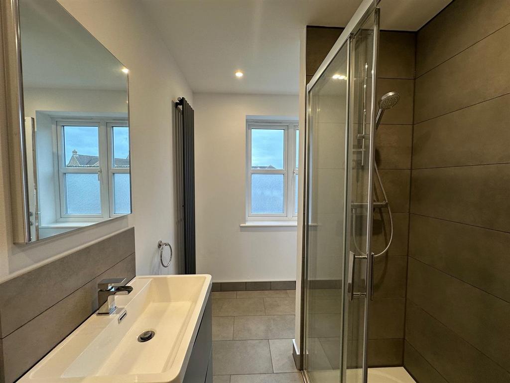 En-Suite 2