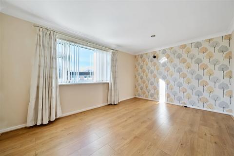 2 bedroom flat for sale, Downlands Road, Devizes