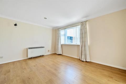 35 Downlands Road, Devizes, SN10 5EA