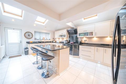 3 bedroom semi-detached house for sale, Buckstone Oval, Leeds, West Yorkshire