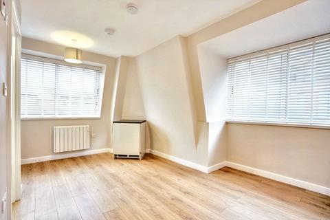 Studio to rent, Queen Anne Road, Coronet House, ME14