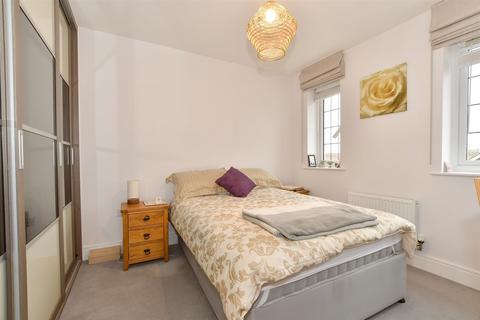 2 bedroom flat for sale, Tilney Drive, Horsham, West Sussex