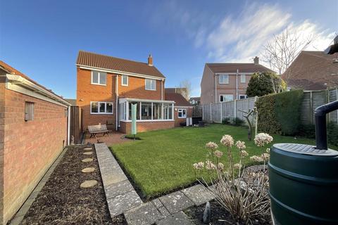 4 bedroom detached house for sale, Coverdale Drive, Scarborough