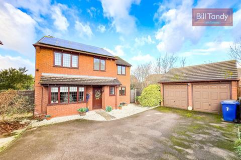 4 bedroom detached house for sale, Richmond Drive , Lichfield, WS14