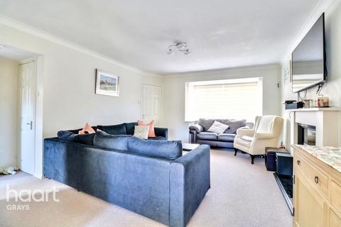 4 bedroom detached house for sale, Camden Road, Grays