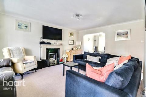 5 Camden Road, Chafford Hundred, Grays, RM16 6PY