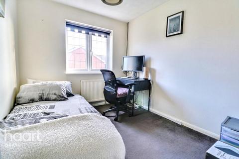 5 Camden Road, Chafford Hundred, Grays, RM16 6PY