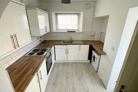 3 bedroom semi-detached house for sale, London Road, Trelawnyd