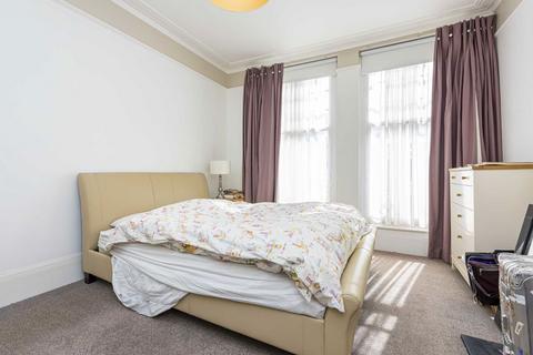 2 bedroom flat to rent, Onslow Avenue, Richmond TW10