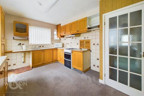 3 bedroom detached bungalow for sale, Greenacres Drive, Poringland, Norwich