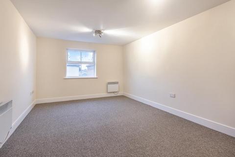 1 bedroom flat for sale, Woking,  Surrey,  GU21