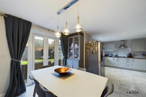 28 Bishop Lane, Burton-on-trent, DE13 9EY