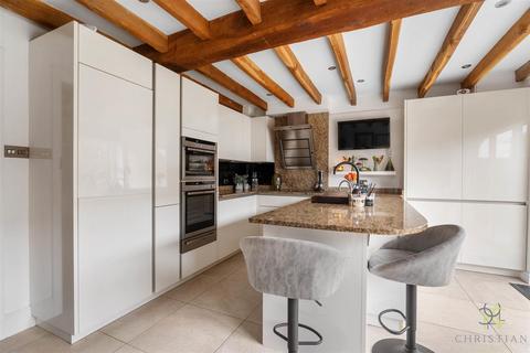 3 bedroom barn conversion for sale, Evesham WR11