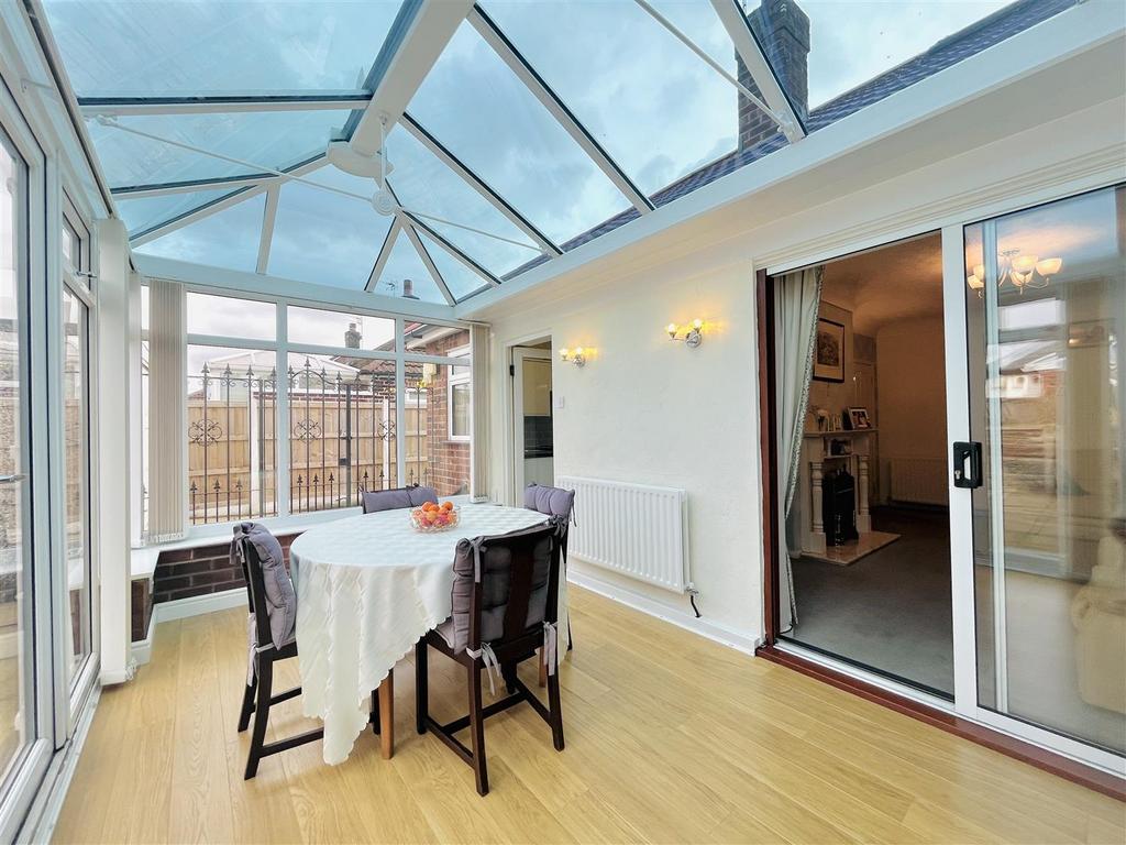 Dining Conservatory Aspect 4