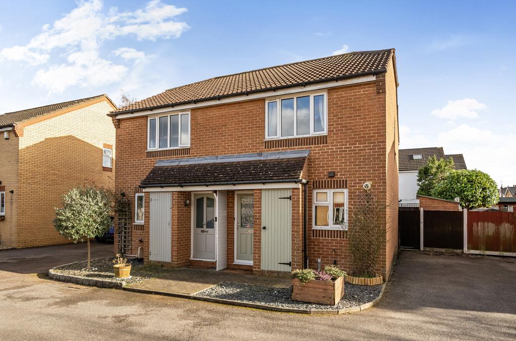 Annett Road, Walton-On-Thames... 2 bed semi-detached house - £475,000