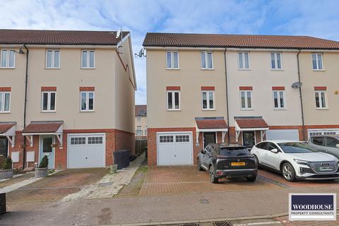 4 bedroom end of terrace house for sale, Robinia Road, Broxbourne EN10