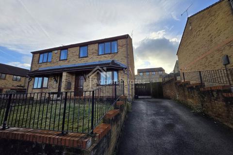 3 bedroom semi-detached house for sale, Heaton Grange, Batley