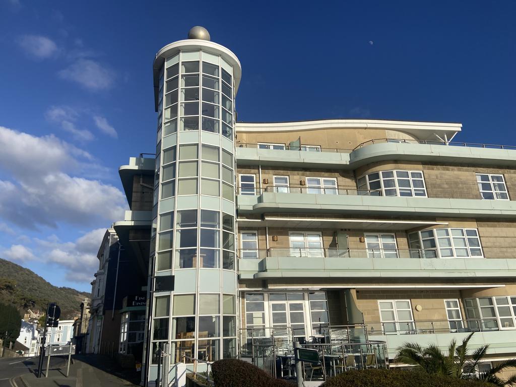 Church Street, Ventnor PO38 3 bed apartment for sale - £450,000