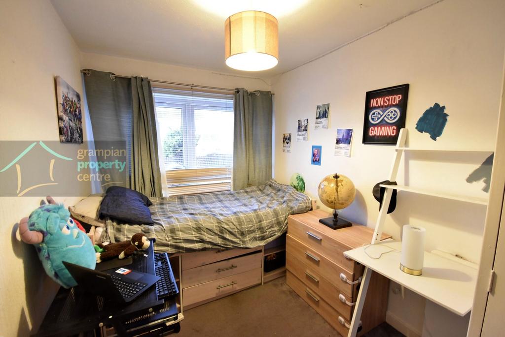 Bed 3 .JPG