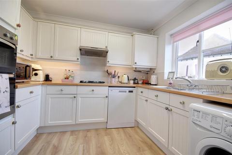 2 bedroom end of terrace house for sale, Six Bells Mews, Northiam