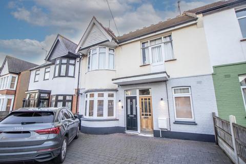 2 bedroom flat for sale, Kensington Road, Southend-on-Sea SS1