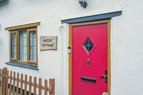 Hatch Cottage Back Street, Gawcott, Buckingham, MK18 4HN