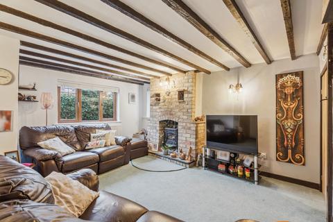 Hatch Cottage Back Street, Gawcott, Buckingham, MK18 4HN